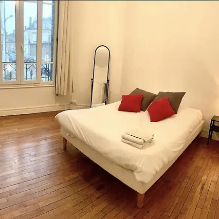 Spacieux Et Lumineux Aux Pieds De La Cathedrale Apartamento