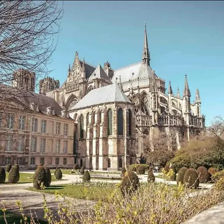 Spacieux Et Lumineux Aux Pieds De La Cathedrale * Reims